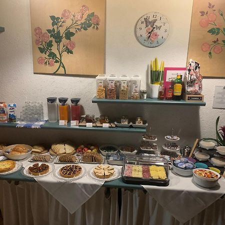 Hotel Garni Delle Rose Ceniga Eksteriør billede
