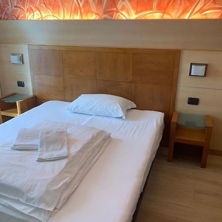 Hotel Garni Delle Rose Ceniga Eksteriør billede