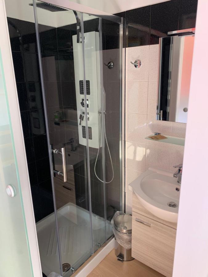 Hotel Garni Delle Rose Ceniga Eksteriør billede