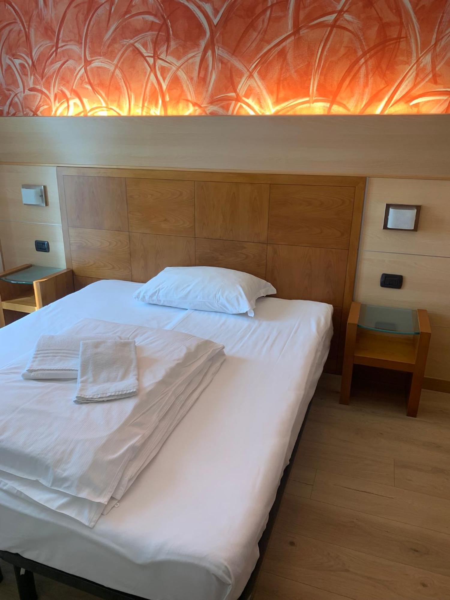 Hotel Garni Delle Rose Ceniga Eksteriør billede