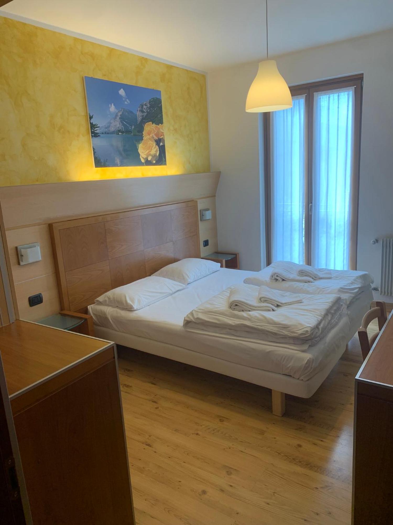 Hotel Garni Delle Rose Ceniga Eksteriør billede