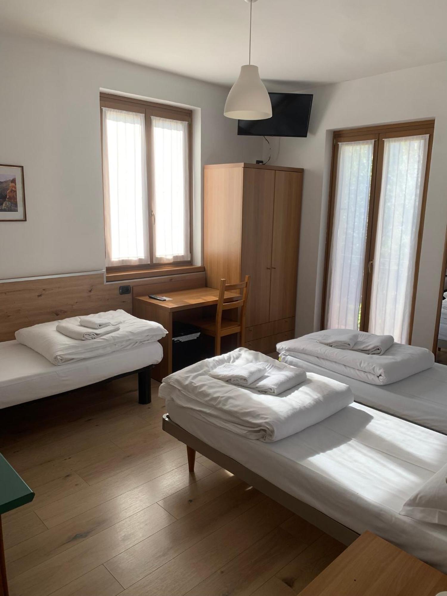 Hotel Garni Delle Rose Ceniga Eksteriør billede